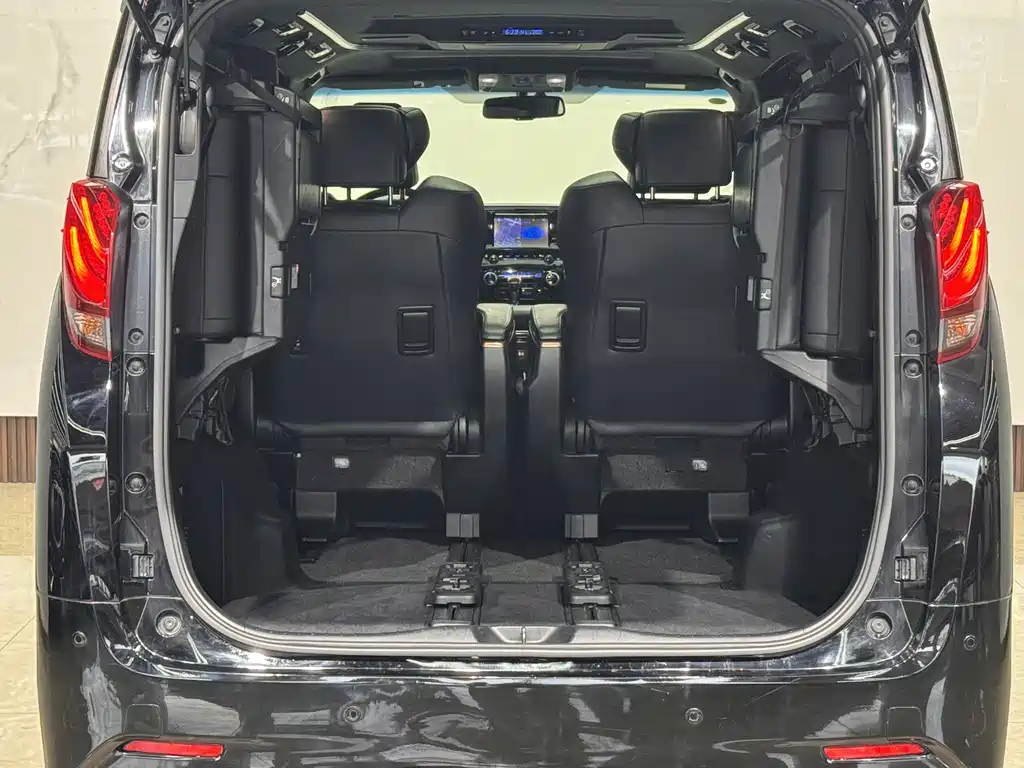 Toyota Alphard 2018 — фото 21