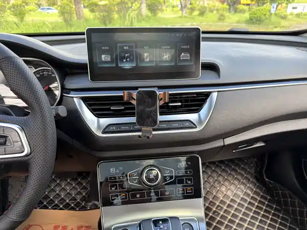 Hongqi H5 2021