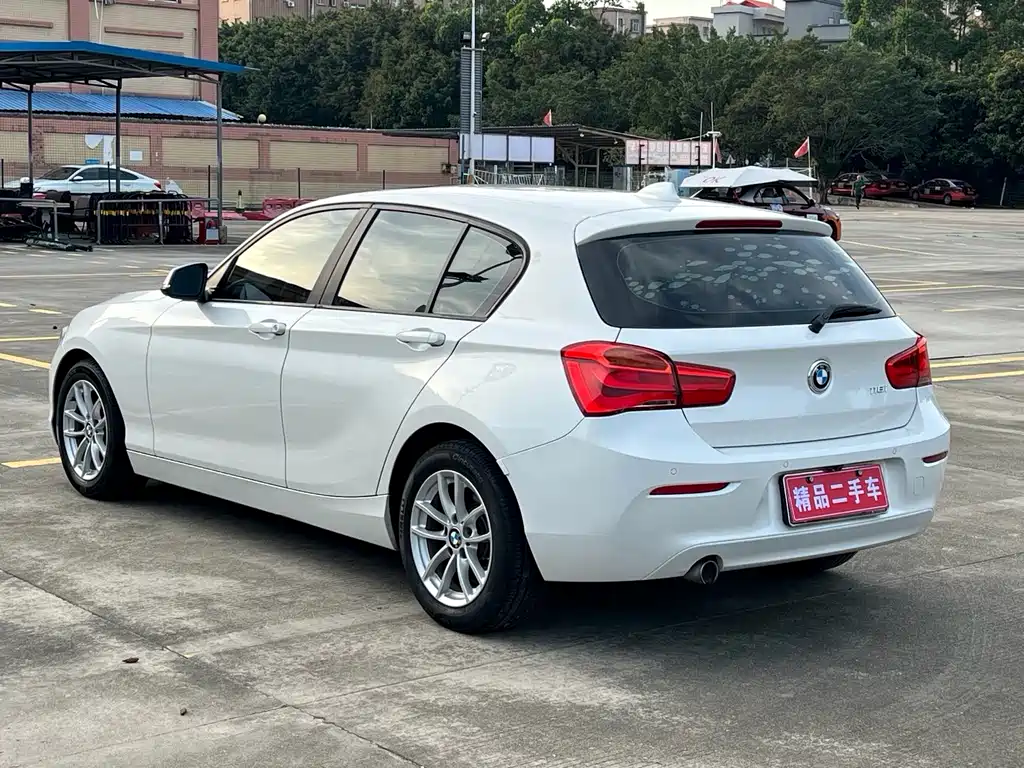 BMW 1 Series 2017 — фото 12