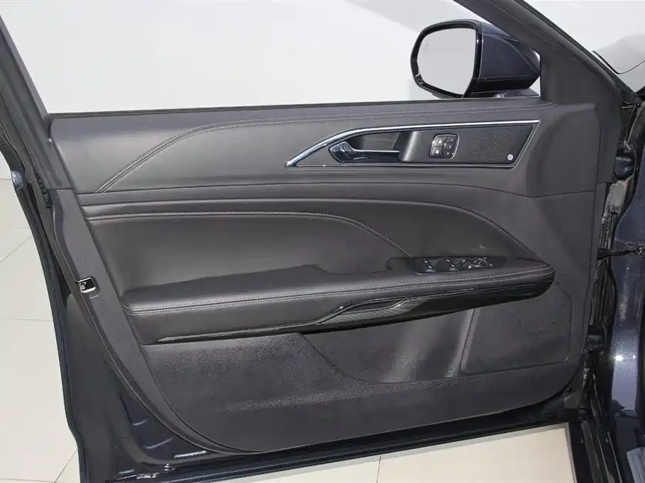 Ford Taurus 2021 — фото 10