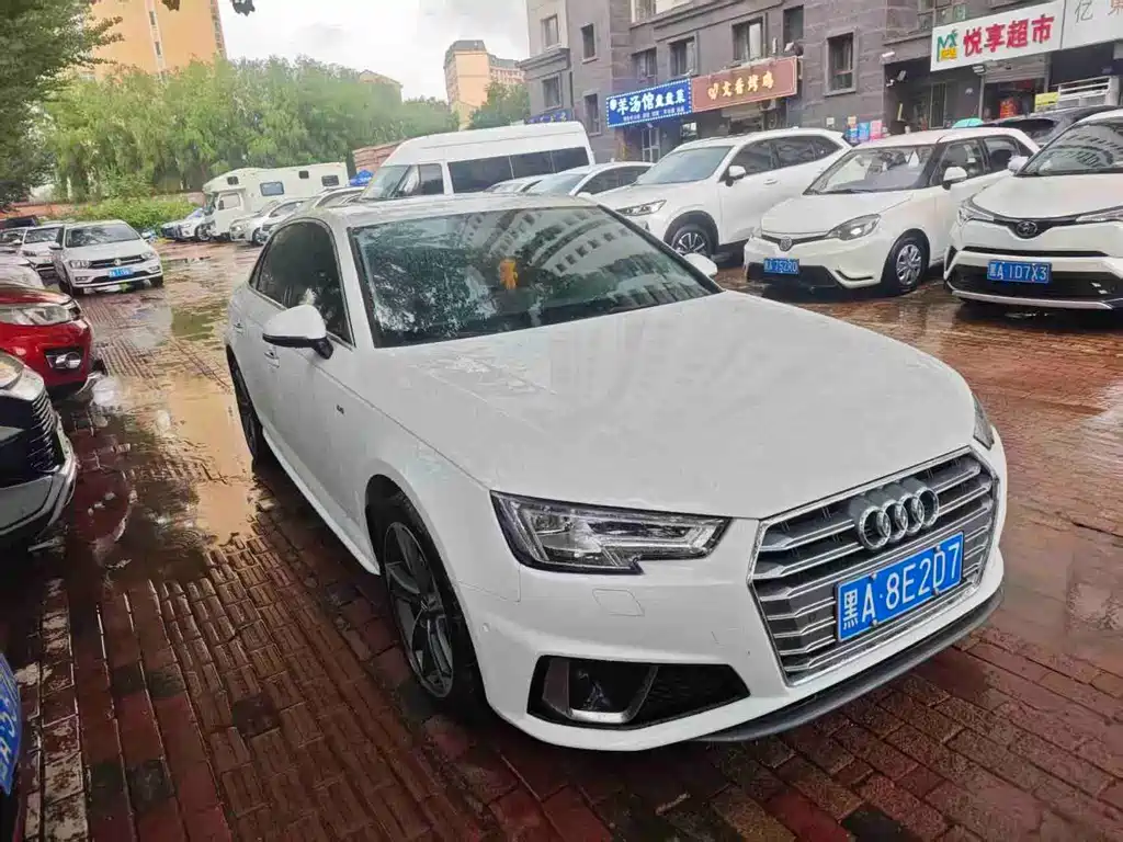 Audi A4L 2019