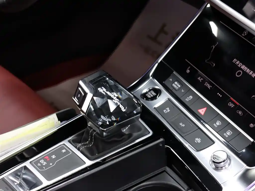 Audi A7L 2023 — фото 17