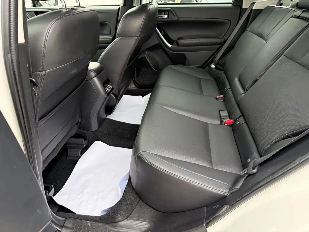 Subaru Forester 2017 — фото 8