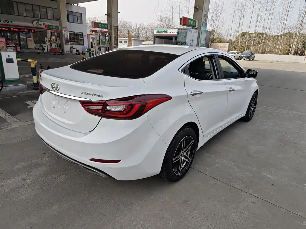 Hyundai Elantra Langdong 2017 — фото 7