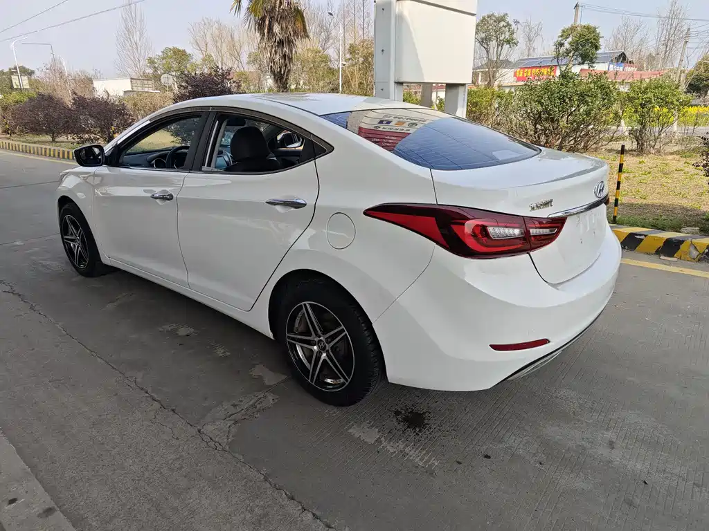Hyundai Elantra Langdong 2017 — фото 6