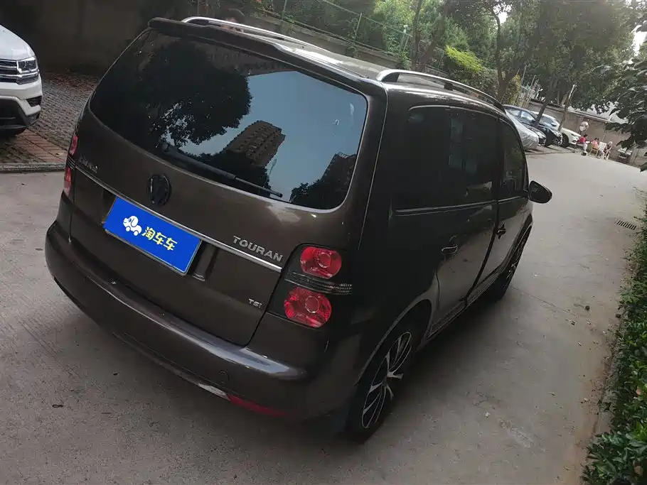Volkswagen Touran 2012