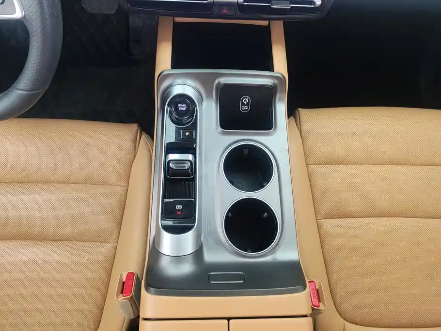 GAC Trumpchi E8 PHEV 2024 — фото 16