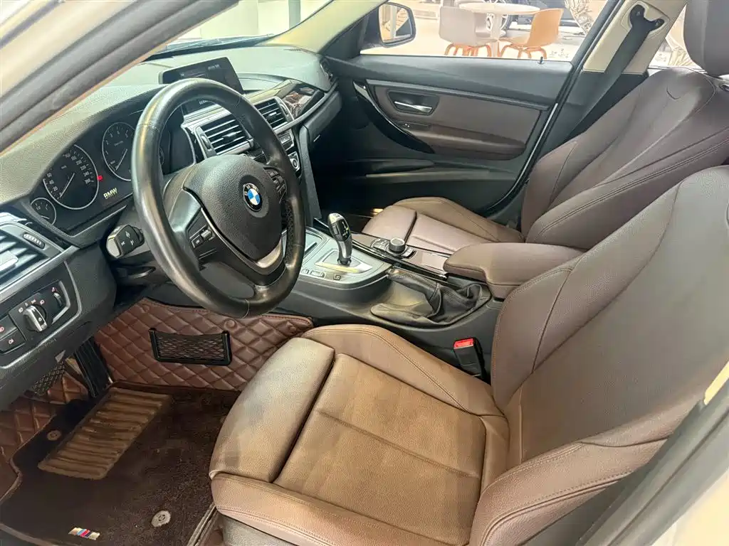 BMW 3 Series 2018 — фото 2