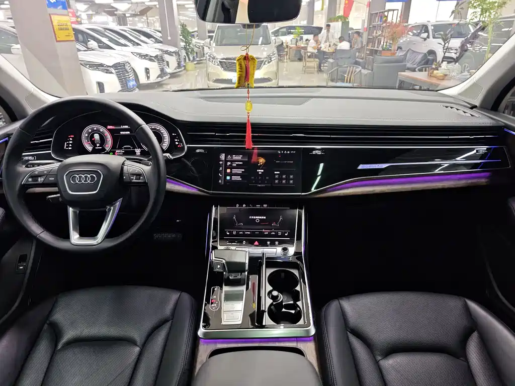 Audi Q7 2023 — фото 4