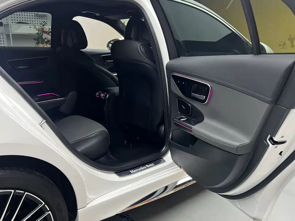 Mercedes-Benz C-Class 2023