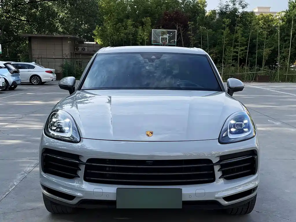 Porsche Cayenne Hybrid 2023