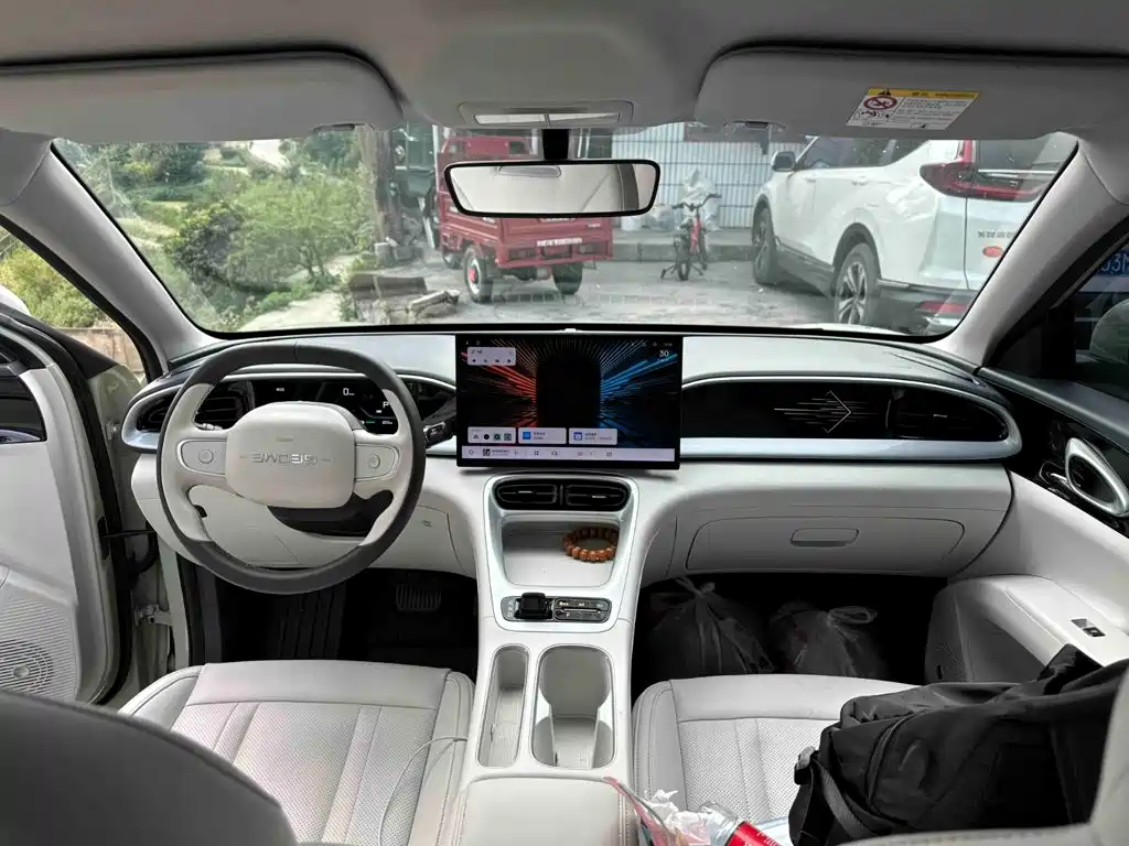 Geely Galaxy Starwish 2025 — фото 8