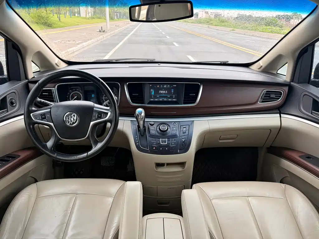 Buick GL8 2018 — фото 14