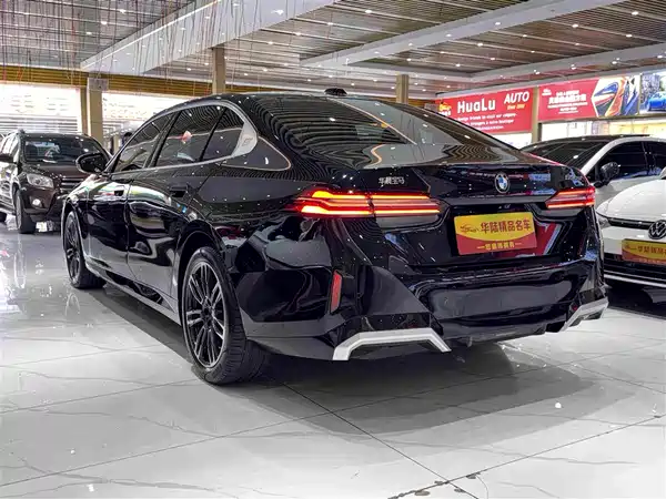 BMW 5 Series 2025