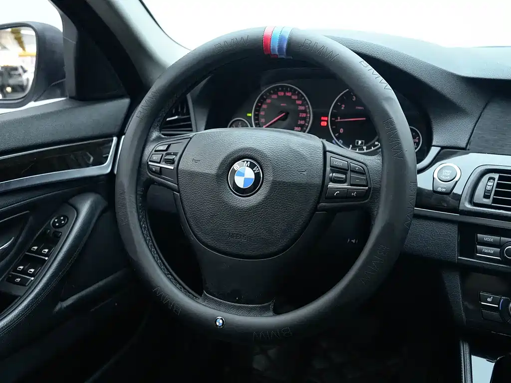 BMW 5 Series 2013 — фото 19
