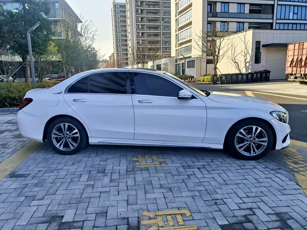 Mercedes-Benz C-Class 2018 — фото 7