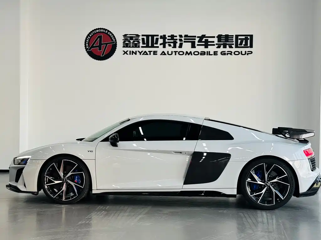 Audi R8 2023 — фото 4