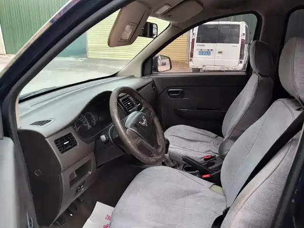 Wuling Rongguang V 2016