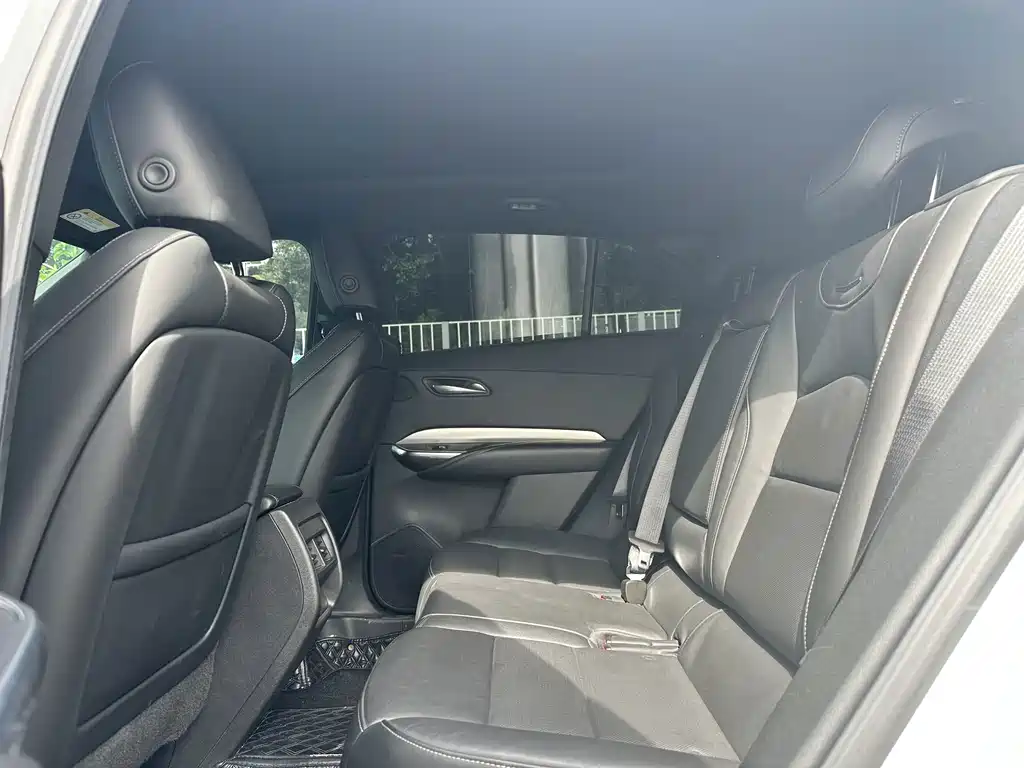 Cadillac XT4 2023 — фото 12