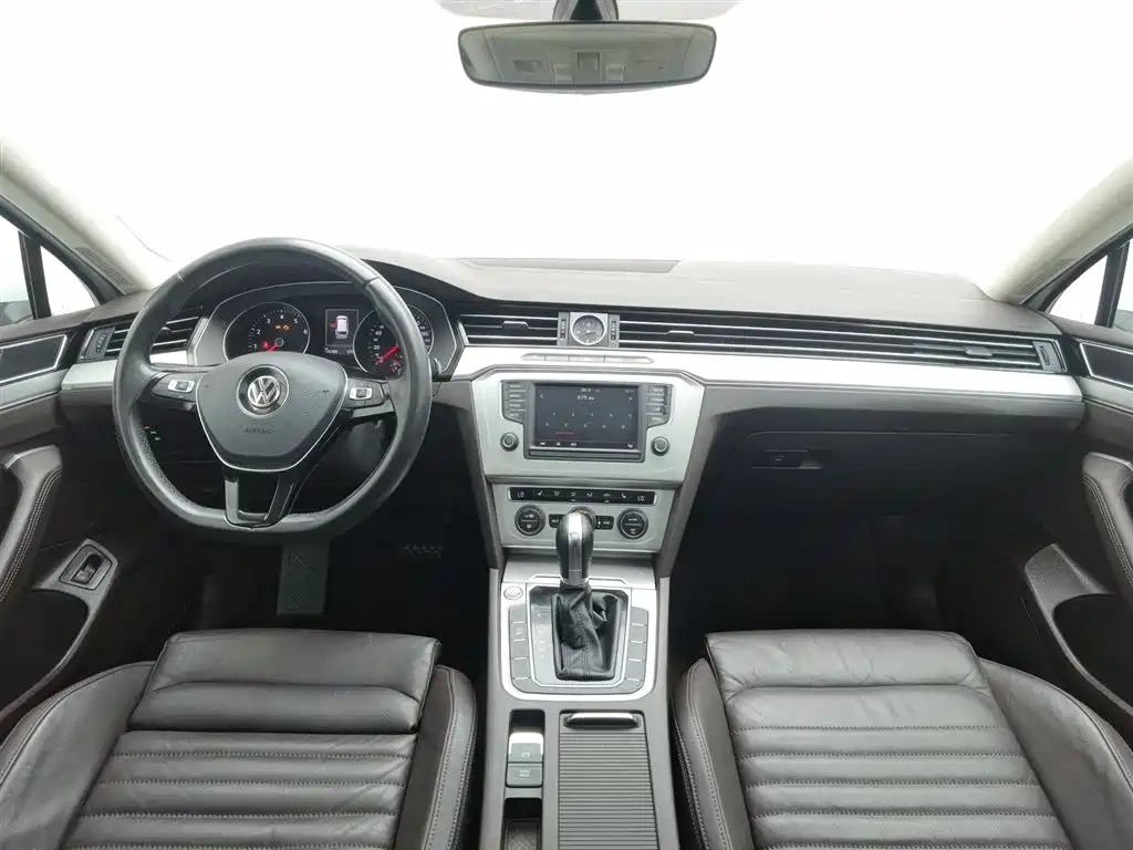 Volkswagen Viloran 2016