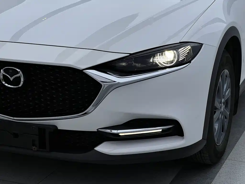 Mazda CX-4 2023 — фото 4