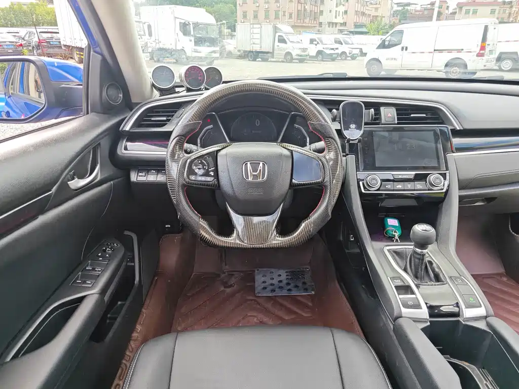 Honda Civic 2017 — фото 10