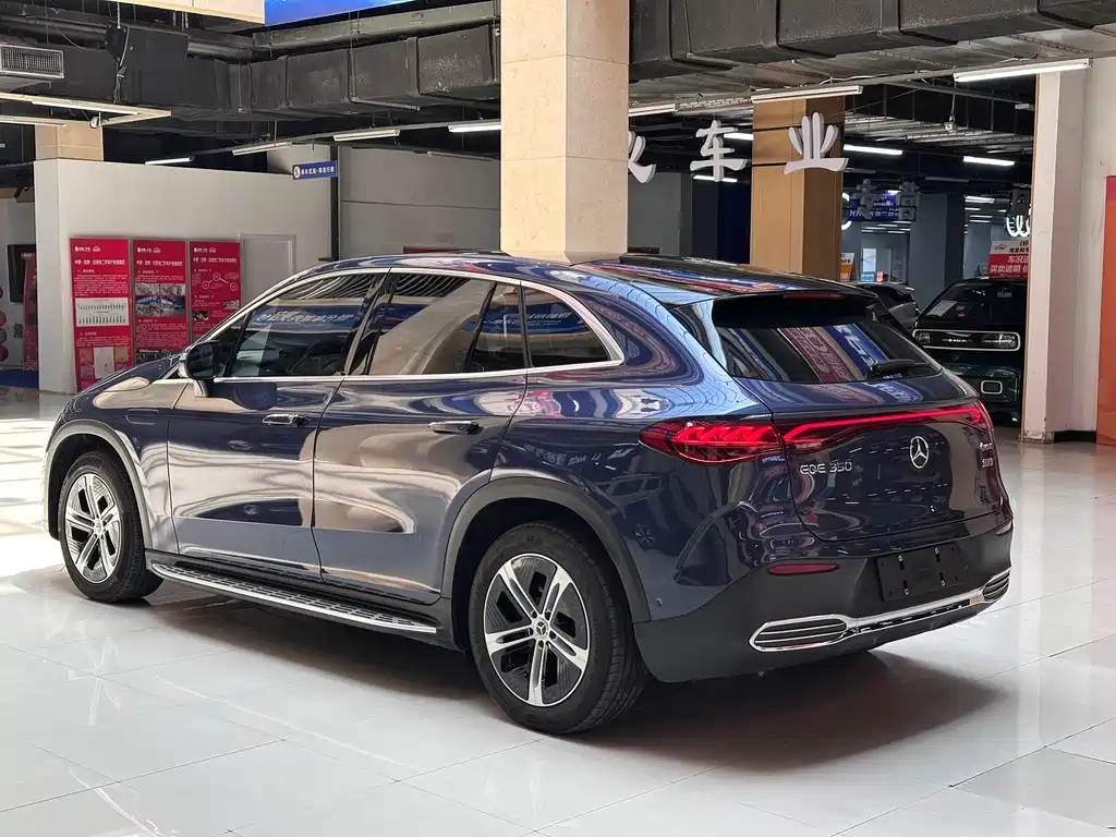 Mercedes-Benz EQE SUV 2023 — фото 4