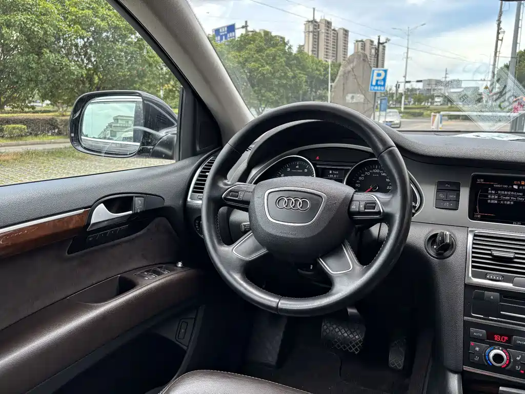 Audi Q7 2015 — фото 12