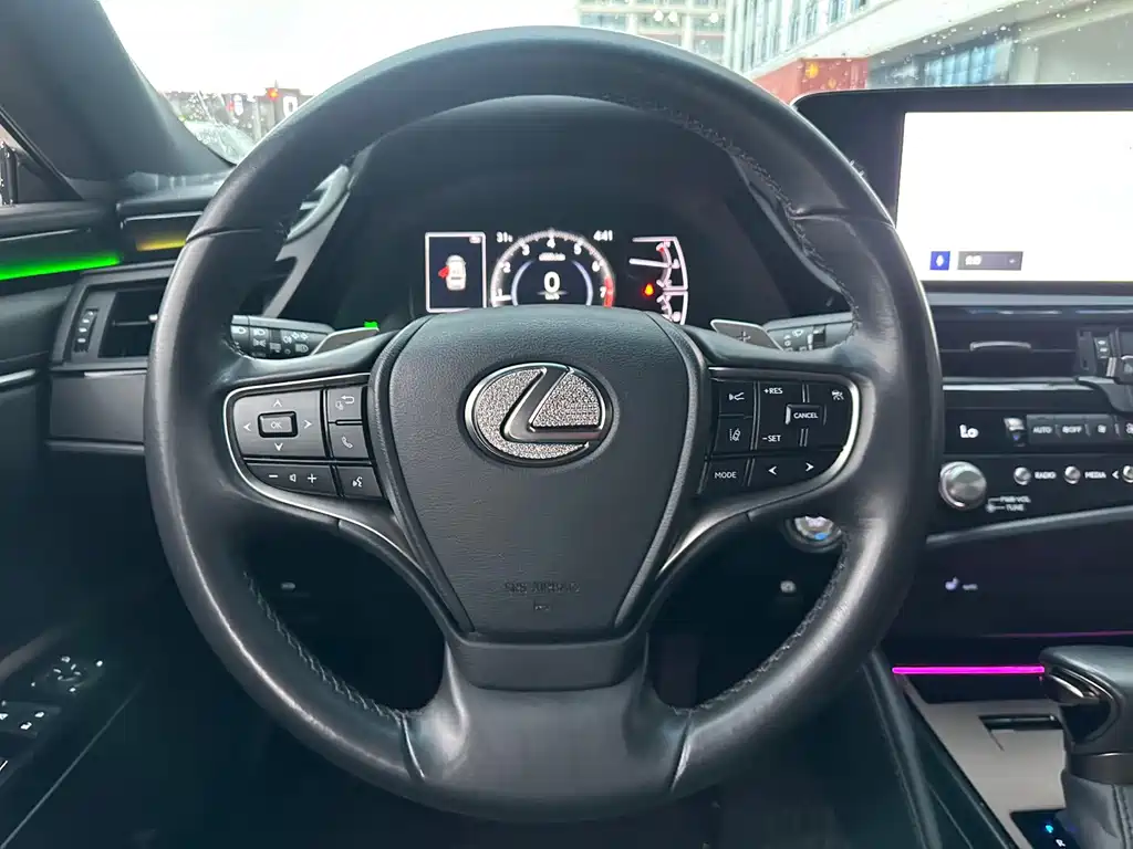 Lexus ES 2023 — фото 10