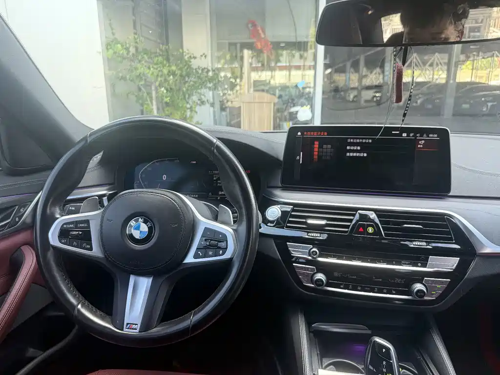 BMW 5 Series 2022 — фото 11