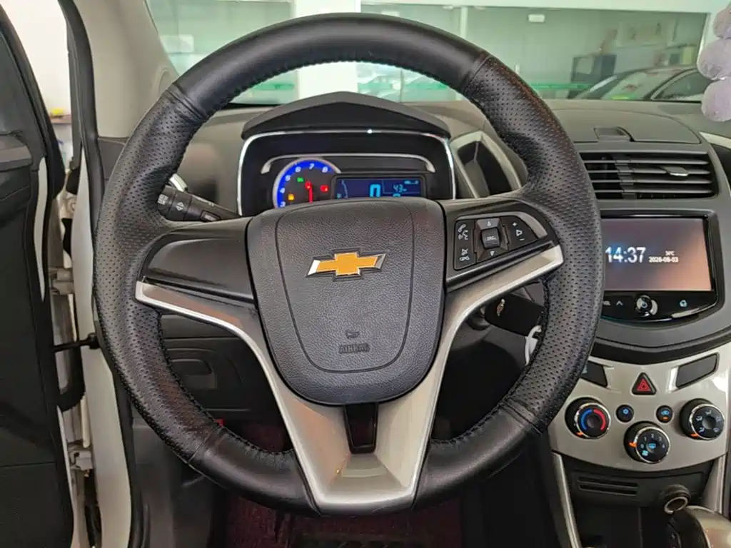 Chevrolet Trax 2015 — фото 11