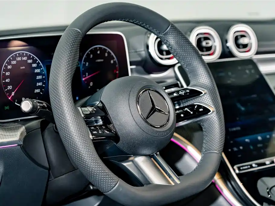 Mercedes-Benz C-Class 2023 — фото 9