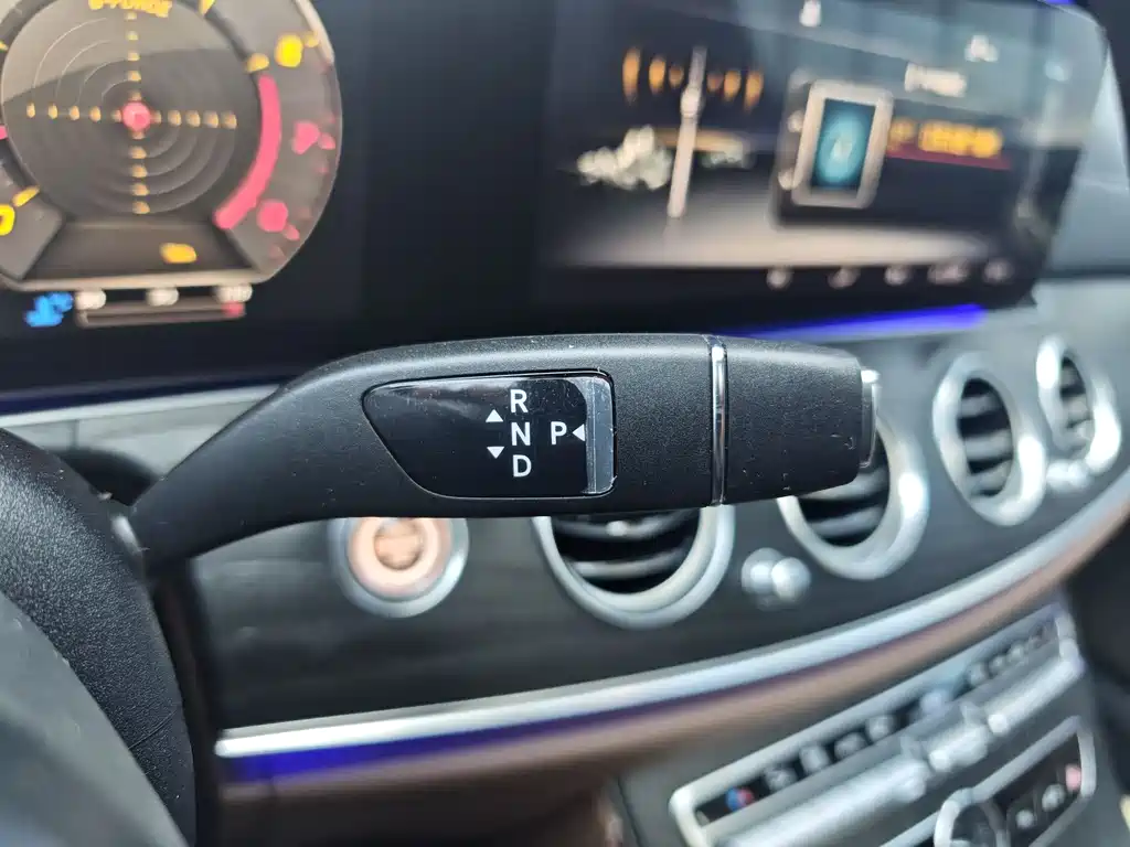 Mercedes-Benz E-Class 2020 — фото 25