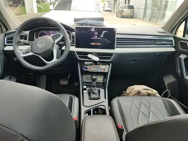 Volkswagen Tiguan L 2024