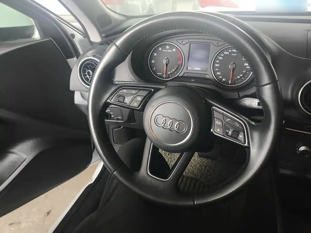 Audi A3 2019 — фото 12