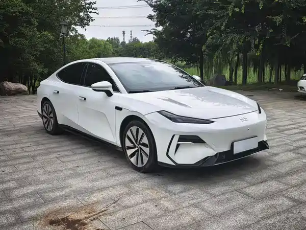 Geely Galaxy E8 2024