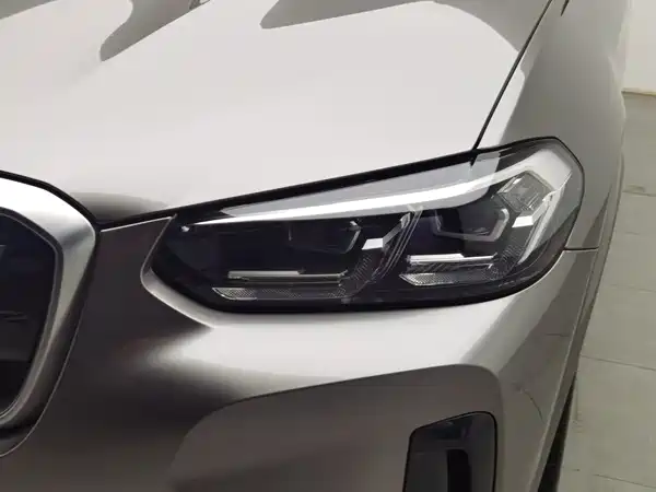 BMW iX3 2024