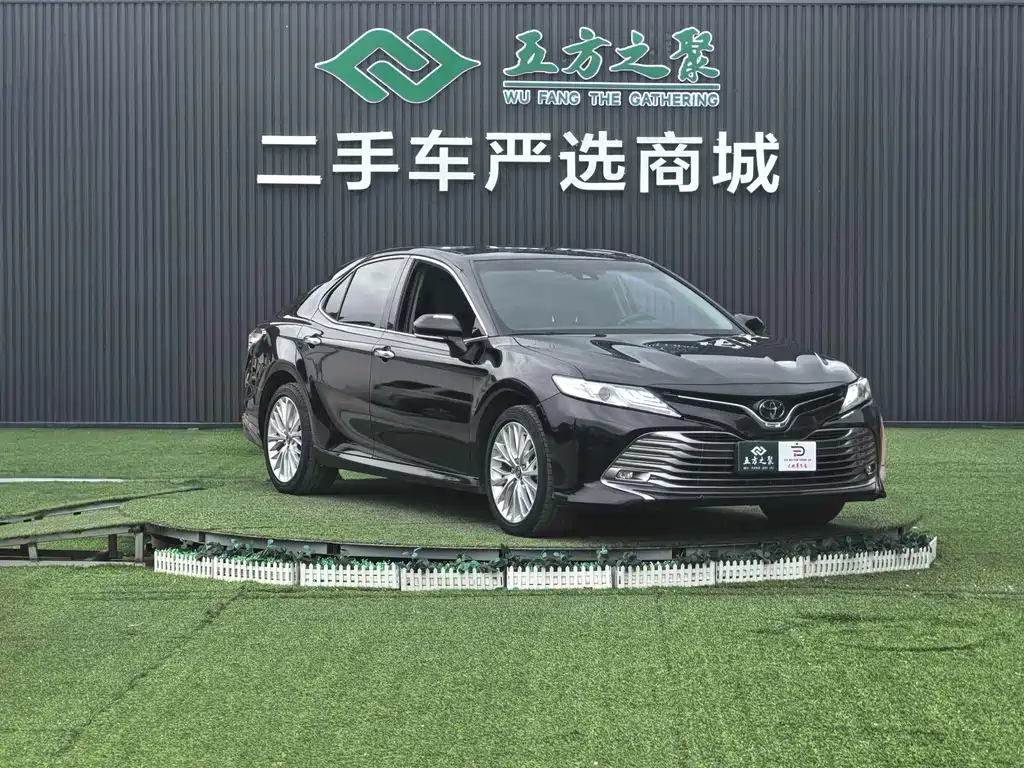 Toyota Camry 2019 — фото 3