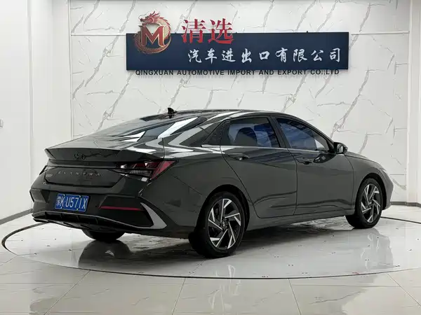 Hyundai Elantra 2023