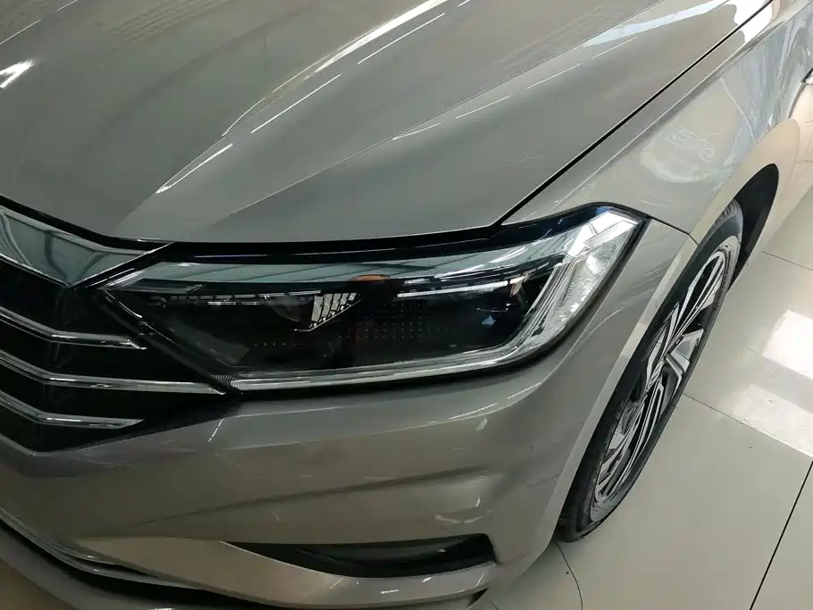 Volkswagen Sagitar 2022
