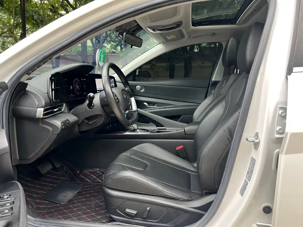 Hyundai Elantra 2021 — фото 10