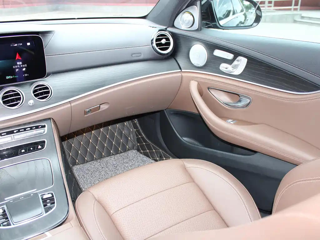 Mercedes-Benz E-Class 2022 — фото 12