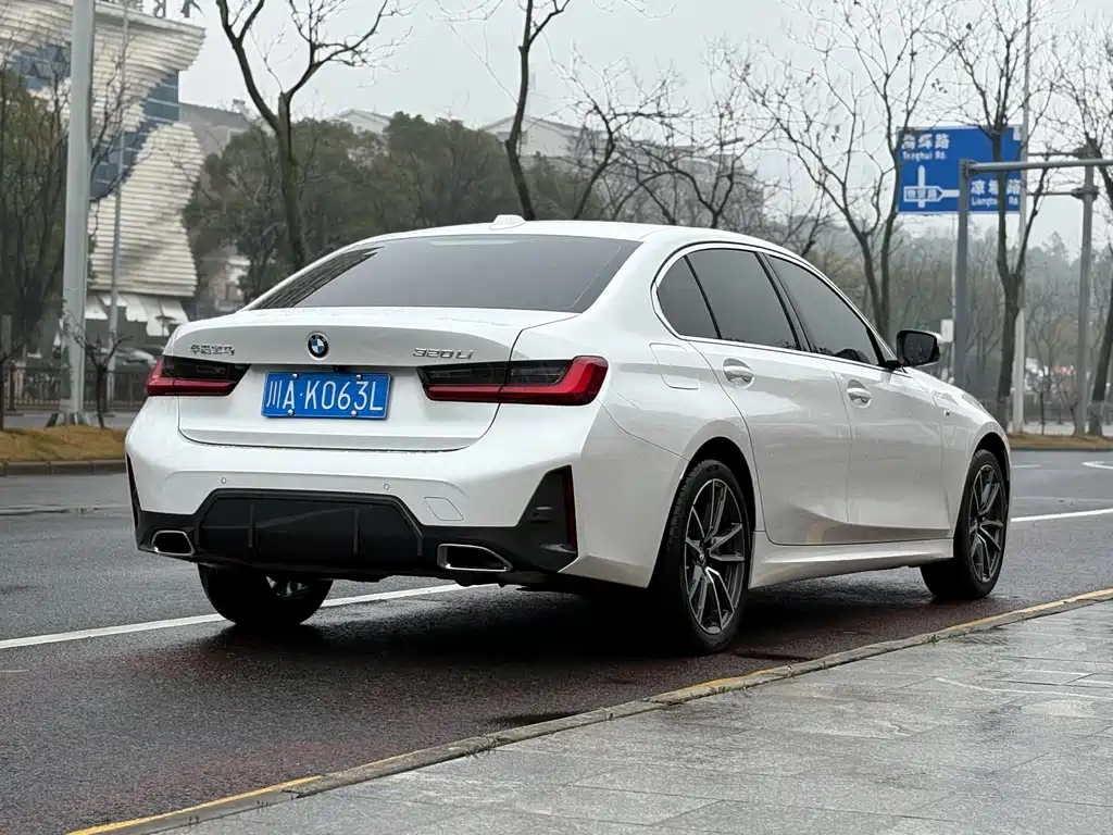 BMW 3 Series 2023