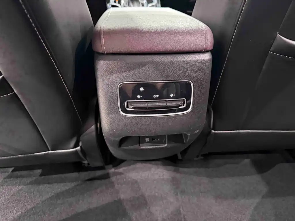 GAC Motor Trumpchi M6 2023 — фото 17