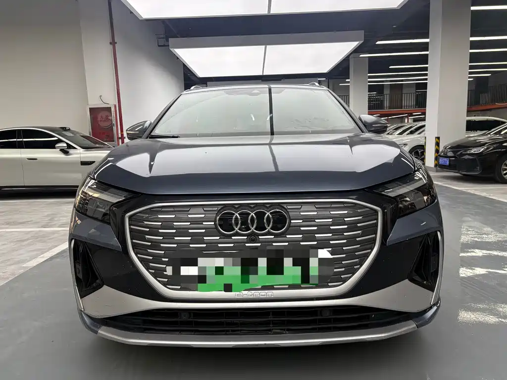 Audi Q4 E-Tron 2023 — фото 2