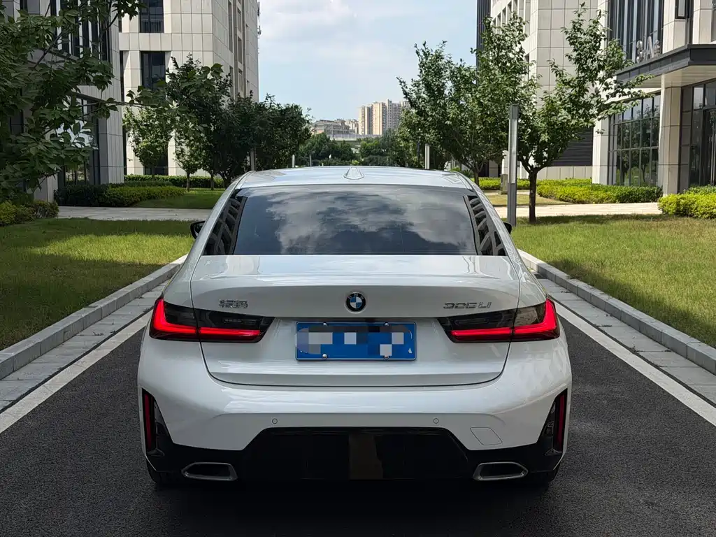 BMW 3 Series 2025