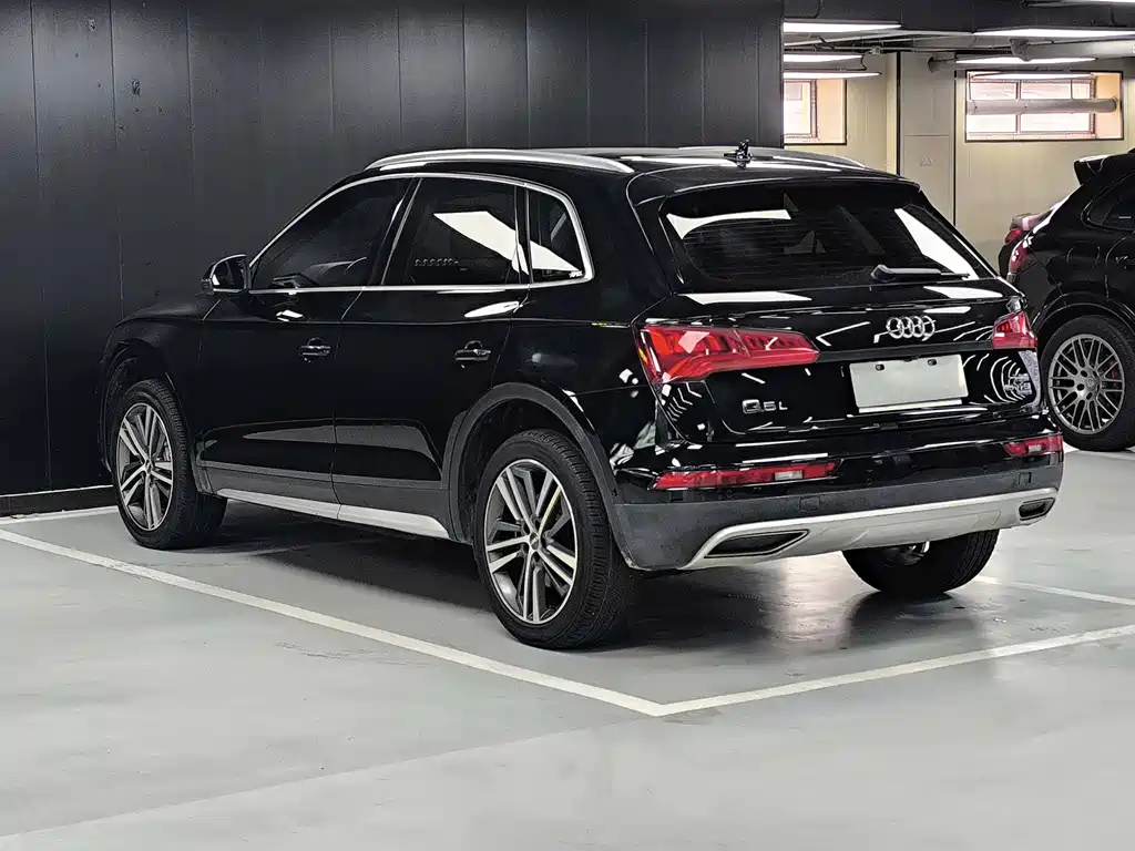 Audi Q5L 2021 — фото 17