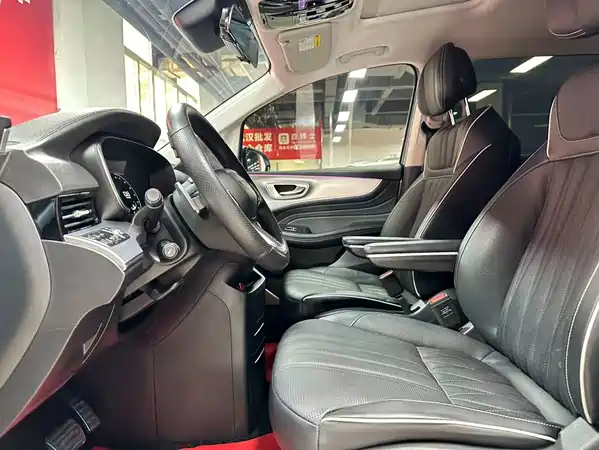 Roewe iMAX8 2022