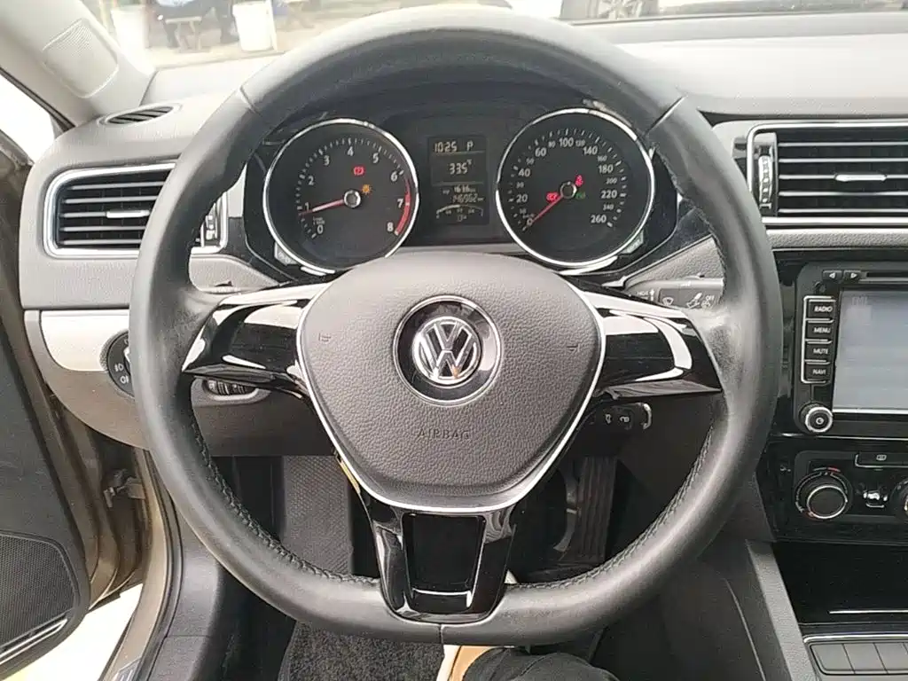 Volkswagen Sagitar 2015 — фото 11