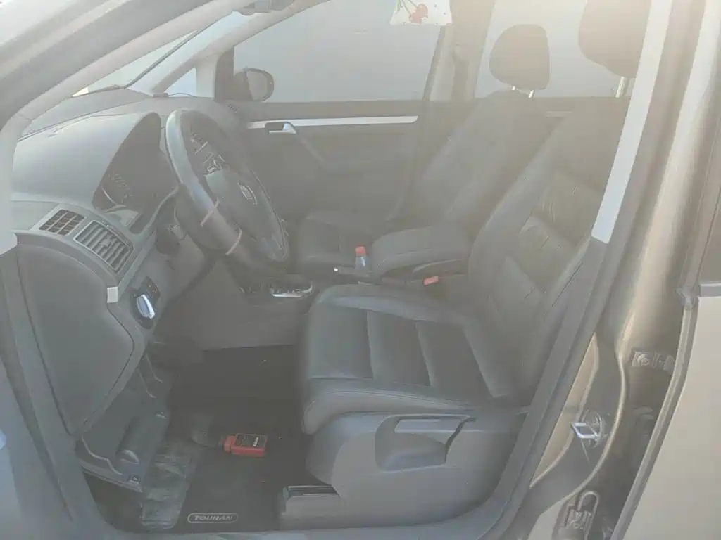 Volkswagen Touran 2015 — фото 15